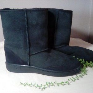 New Ugg  classic boot